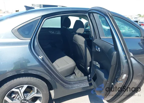 2020 Kia Forte Lxs z USA, uszkodzony, nr VIN 3KPF24AD3LE209385